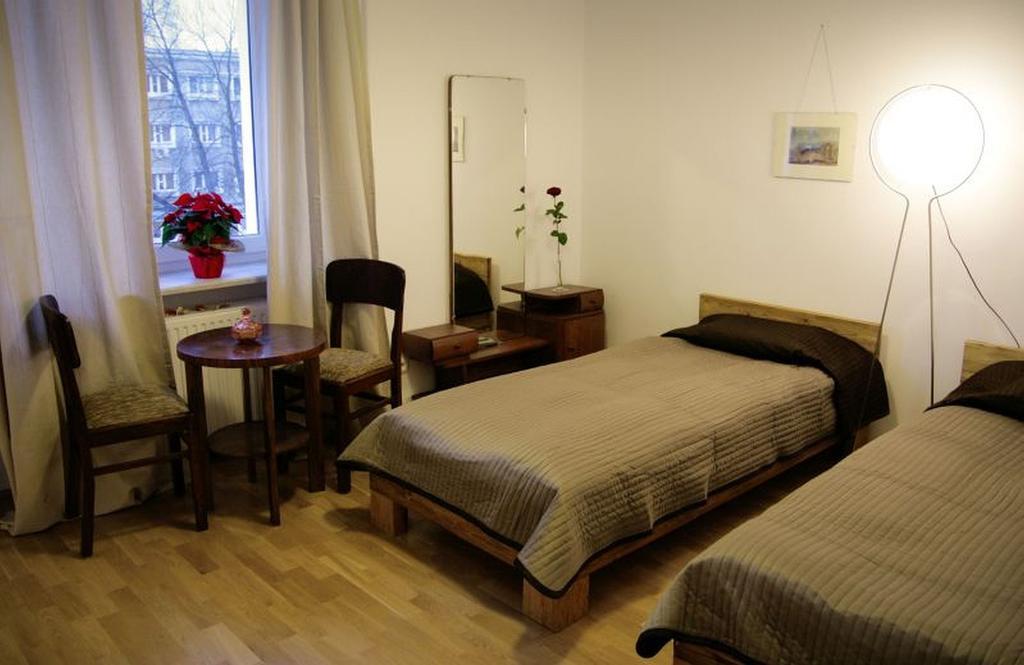 Apartment4You - Solidarnosci Warsaw Luaran gambar