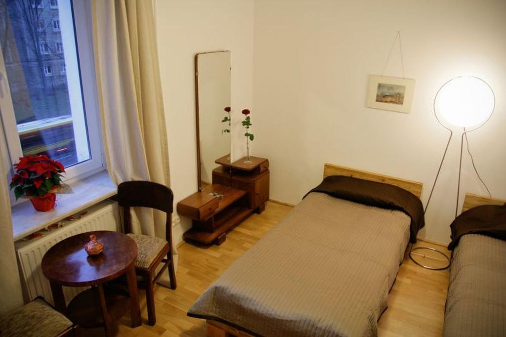 Apartment4You - Solidarnosci Warsaw Luaran gambar