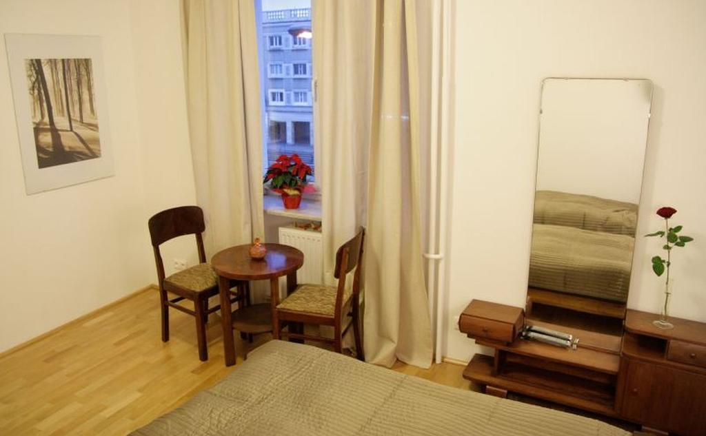 Apartment4You - Solidarnosci Warsaw Luaran gambar